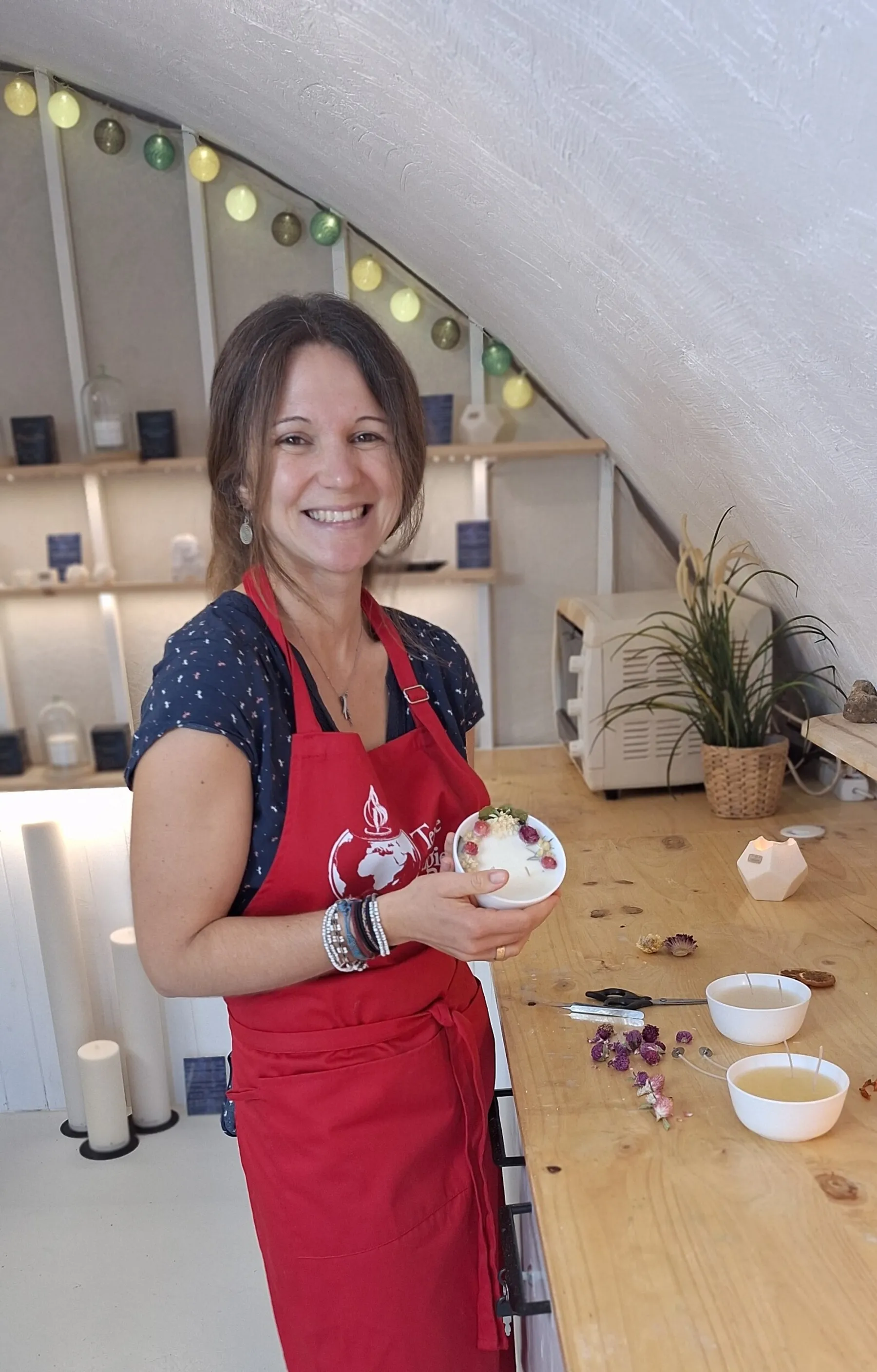 Réalisez votre bougie parfumée fleurie avec Fabrice - Image n°4 - Wecandoo