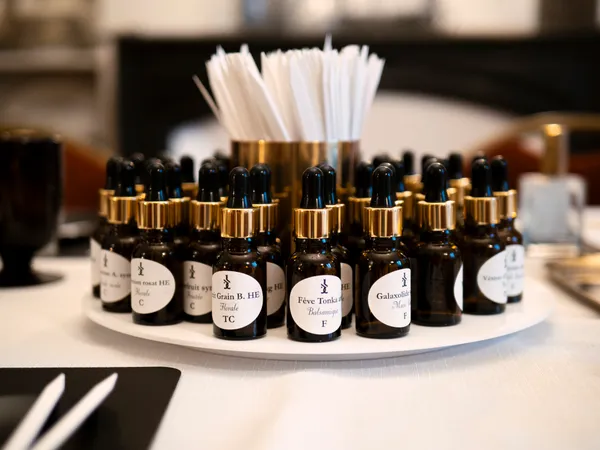 Réunissez votre équipe et créez ensemble un parfum avec Marie - Image n°2 - Wecandoo