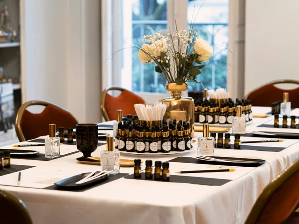 Réunissez votre équipe et créez ensemble un parfum avec Marie - Image n°4 - Wecandoo