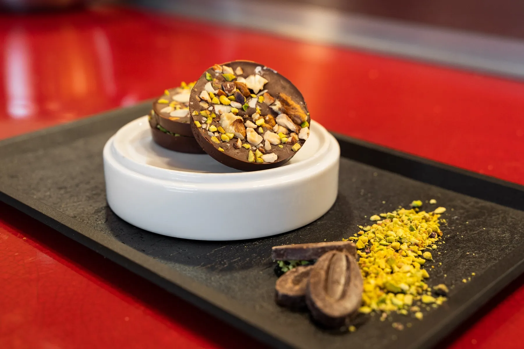 Enchantez votre équipe et réalisez chacun vos chocolats  avec Julia - Image n°4 - Wecandoo