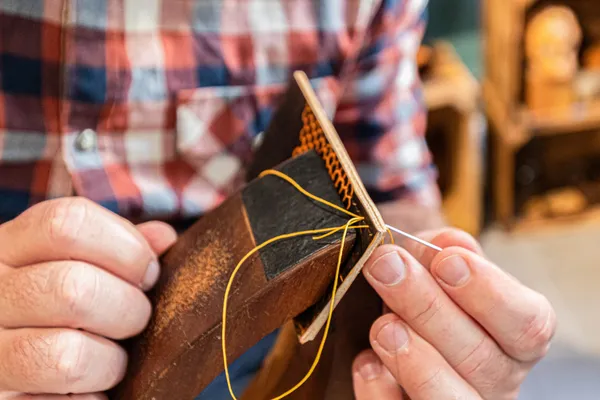 Concevez votre étui de couteau pliant sur une journée avec Aurélie et François - Image n°1 - Wecandoo