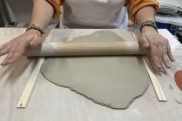 Modelez votre duo d'assiettes à fruits avec Elena - Image n°4 - Wecandoo