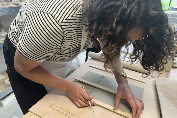 Modelez votre duo de vases muraux avec Elena - Image n°5 - Wecandoo