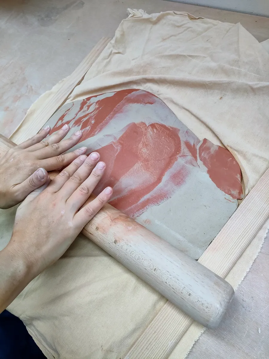 Créez votre trio de pièces en terre mêlée avec Caroline - Image n°1 - Wecandoo