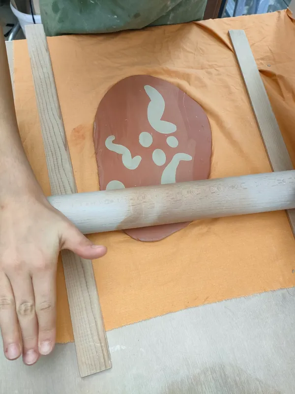 Créez votre trio de pièces en terre mêlée avec Caroline - Image n°2 - Wecandoo