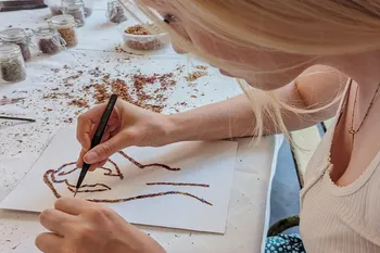 Créez votre œuvre en fleurs recyclées
