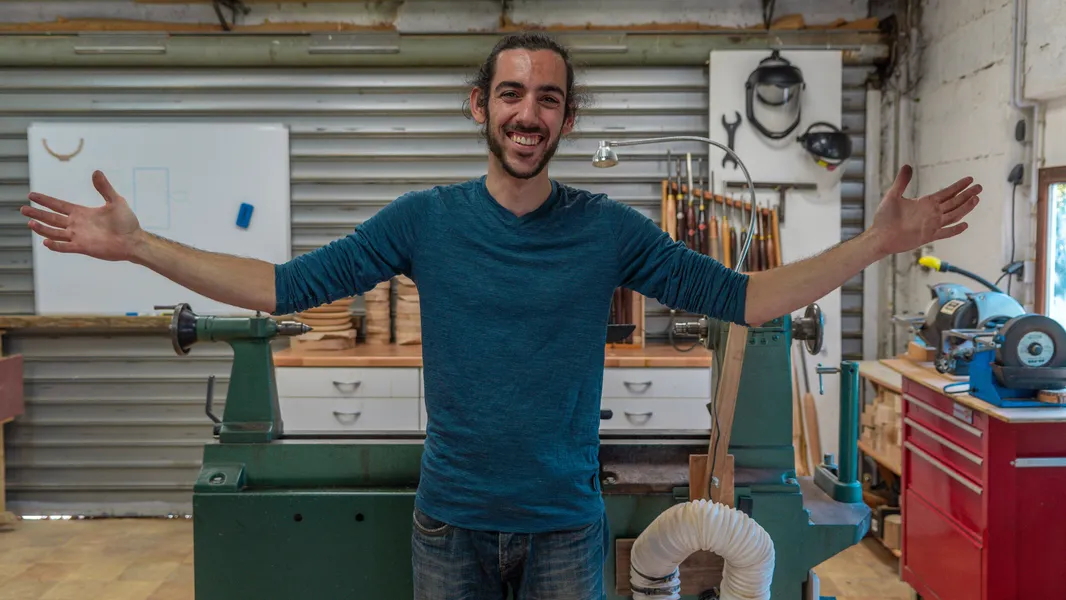 Théophile : Tourneur sur Bois à Bassens