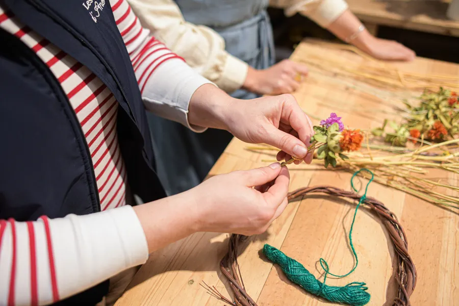 Réalisez votre couronne de fleurs séchées françaises - Afbeelding nr. 1 - Wecandoo