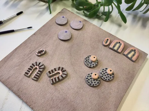 Fabriquez votre parure de bijoux en céramique avec Laura et son équipe - Image n°3 - Wecandoo