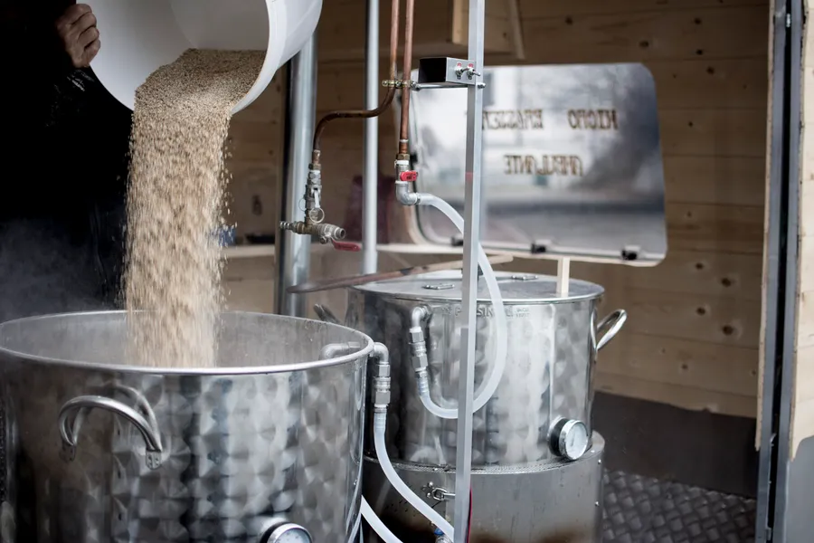 Brassez votre propre bière artisanale en équipe et directement dans vos locaux avec Nicolas - Image n°1 - Wecandoo