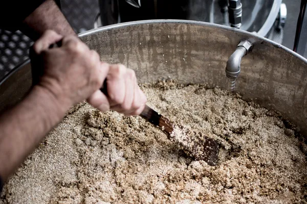 Brassez votre propre bière artisanale en équipe et directement dans vos locaux avec Nicolas - Image n°4 - Wecandoo