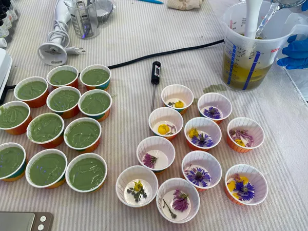 Fabriquez vos 500 g de savons artisanaux avec Maritza - Image n°2 - Wecandoo