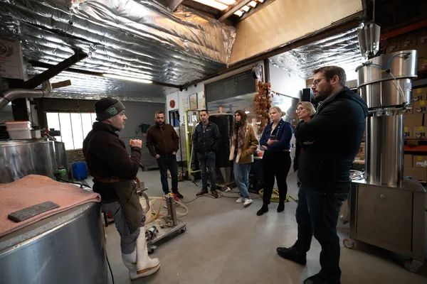 Rassemblez votre équipe et dégustez des bières accompagnées d'un bon repas avec Sébastien - Image n°4 - Wecandoo