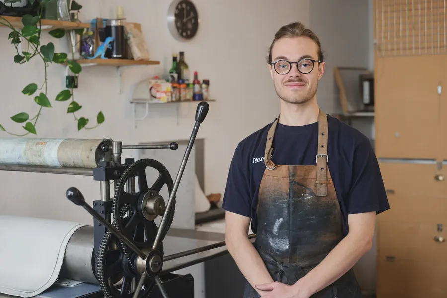 Marius : Graveur en taille-douce à Aubervilliers