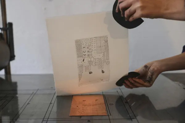 Découvrez la gravure à la pointe sèche sur cuivre avec Marius - Image n°3 - Wecandoo