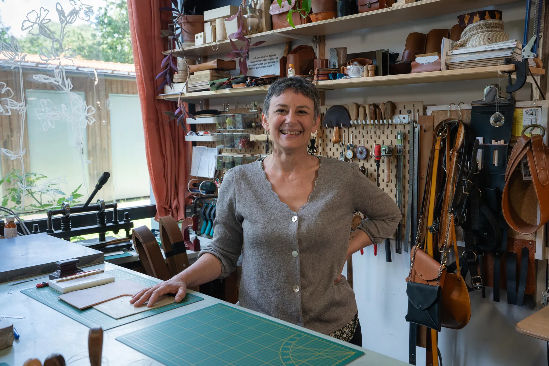 Réalisez votre sacoche à boules de pétanque en cuir avec Claire - Image n°4 - Wecandoo