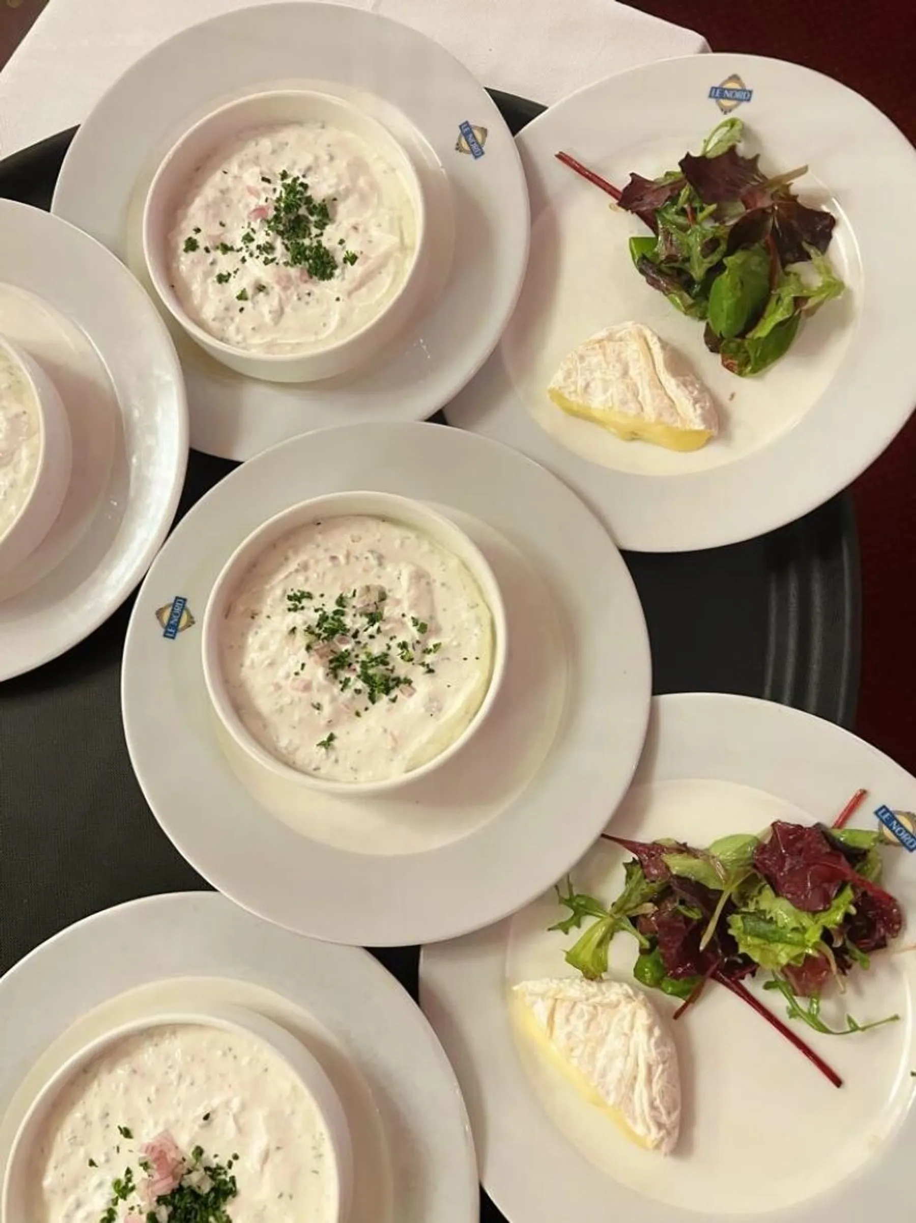 Rassemblez votre équipe et partez à la découverte de la gastronomie lyonnaise avec Audrey : visite immersive et déjeuner gourmand - Image n°4 - Wecandoo