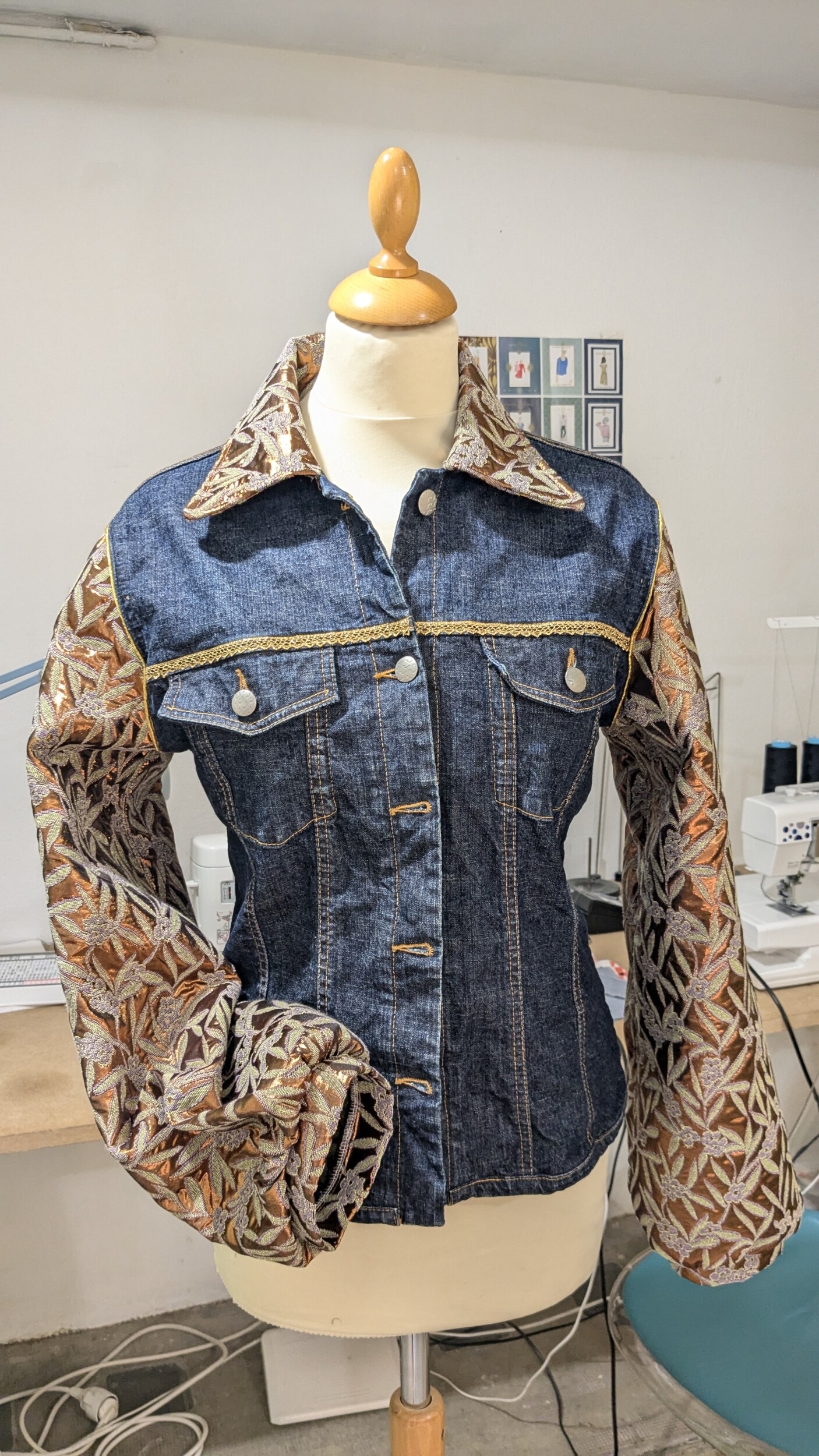 Wecandoo - Customisez votre veste en jean avec Marion - Image n°3