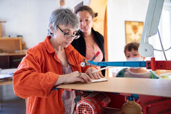 Découvrez la marqueterie pendant une journée avec Corinne - Image n°1 - Wecandoo