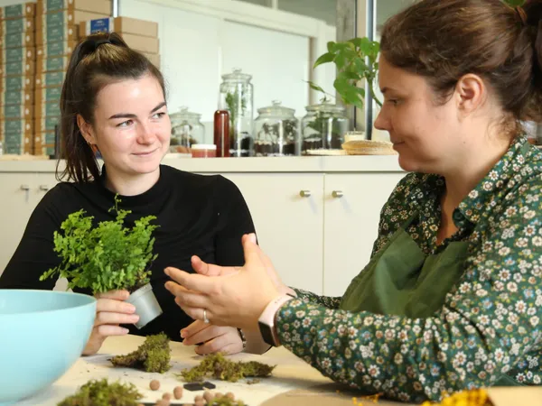 Réunissez votre équipe et créez vos kokédamas avec Caroline - Image n°2 - Wecandoo