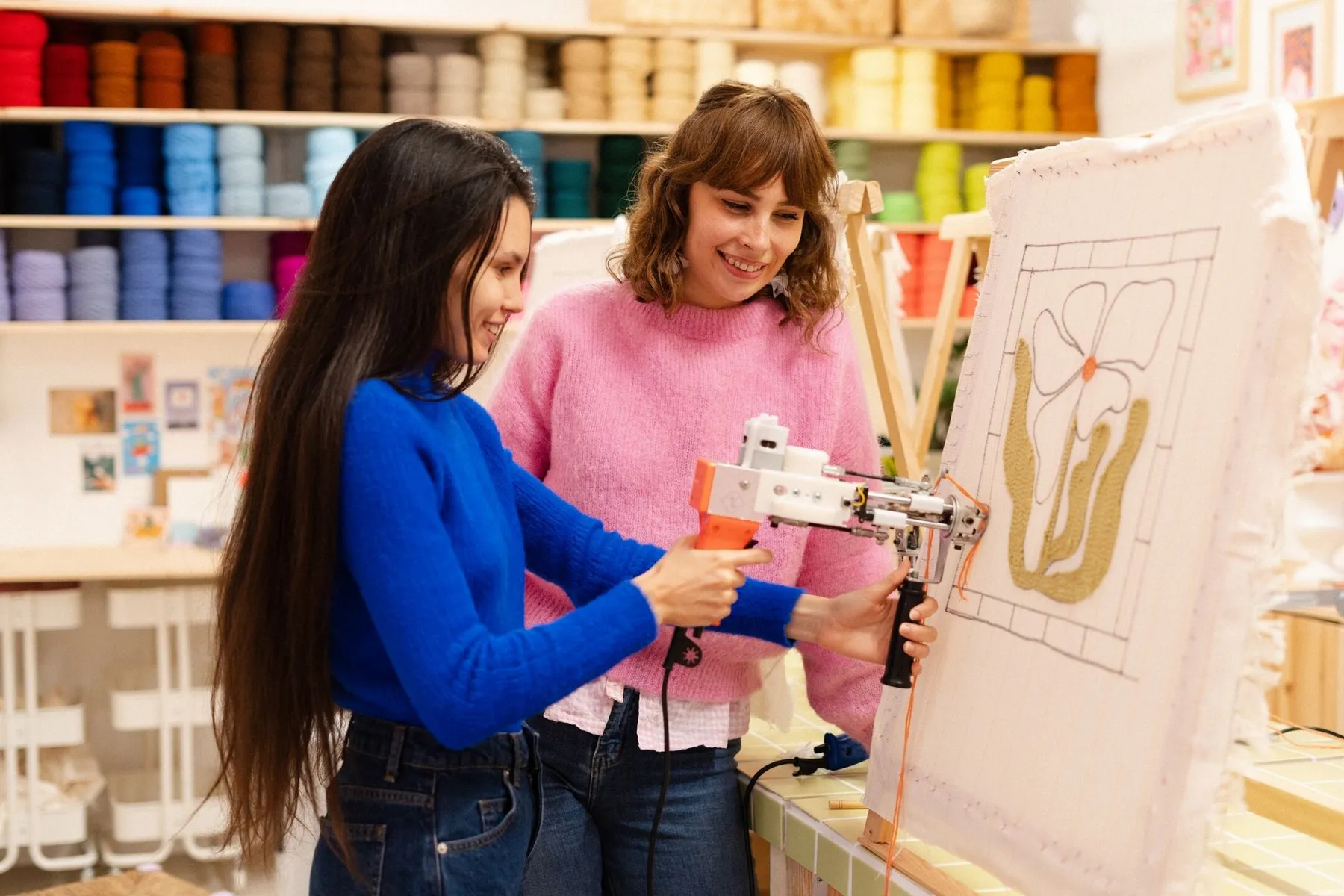 Tuftez votre coussin fluffy avec Caroline - Image n°2 - Wecandoo