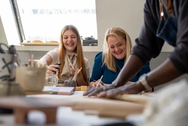 Modelez une gamelle unique pour votre animal de compagnie avec Mariatou - Afbeelding nr. 4 - Wecandoo