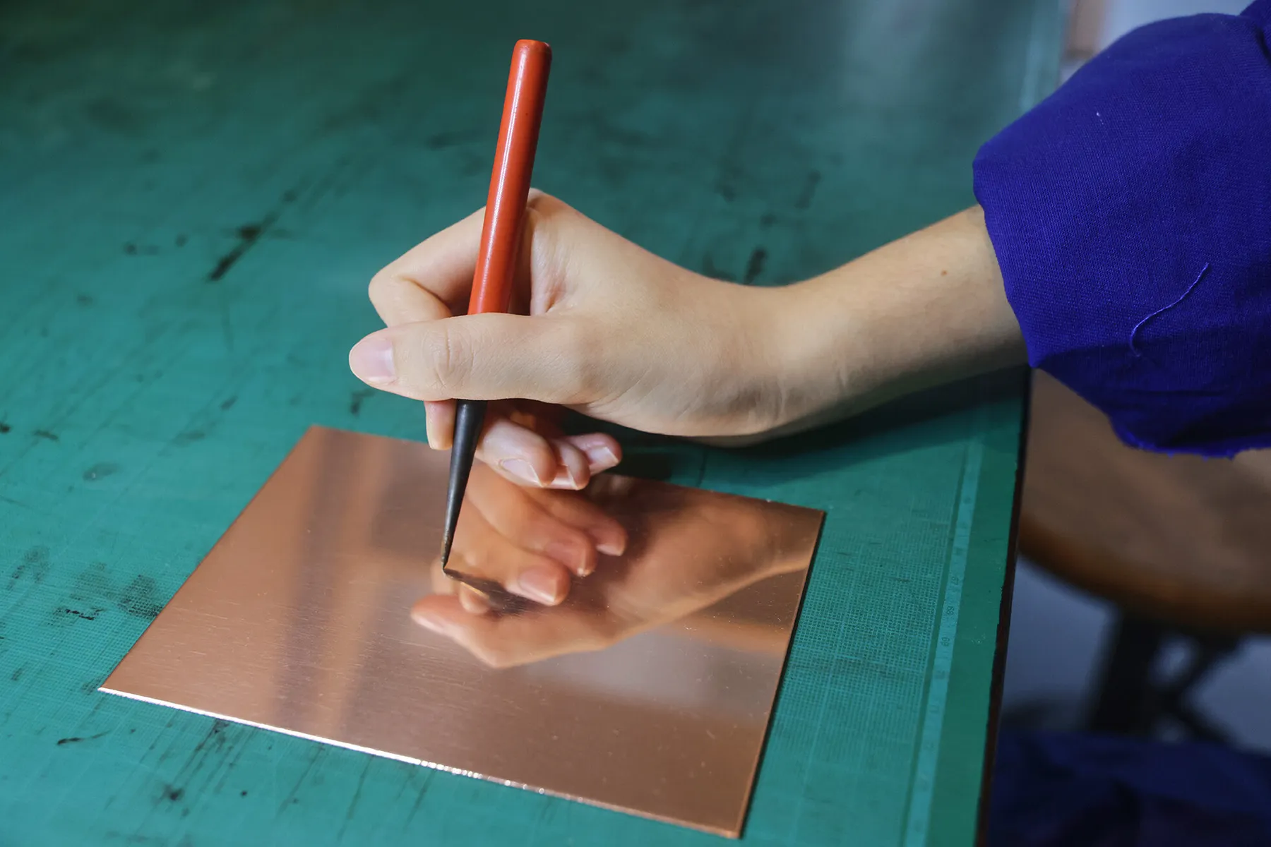 Découvrez la gravure à la pointe sèche sur cuivre avec Marius - Image n°1 - Wecandoo