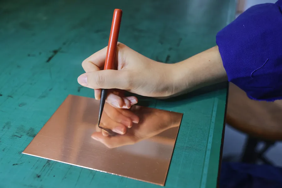 Découvrez la gravure à la pointe sèche sur cuivre avec Marius - Image n°1 - Wecandoo