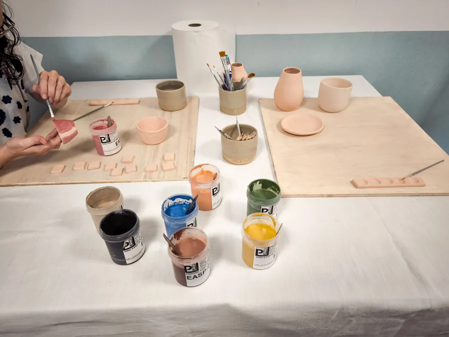 Découvrez la peinture sur céramique avec Faustine - Image n°1 - Wecandoo