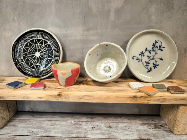 Découvrez la peinture sur céramique avec Faustine - Image n°4 - Wecandoo