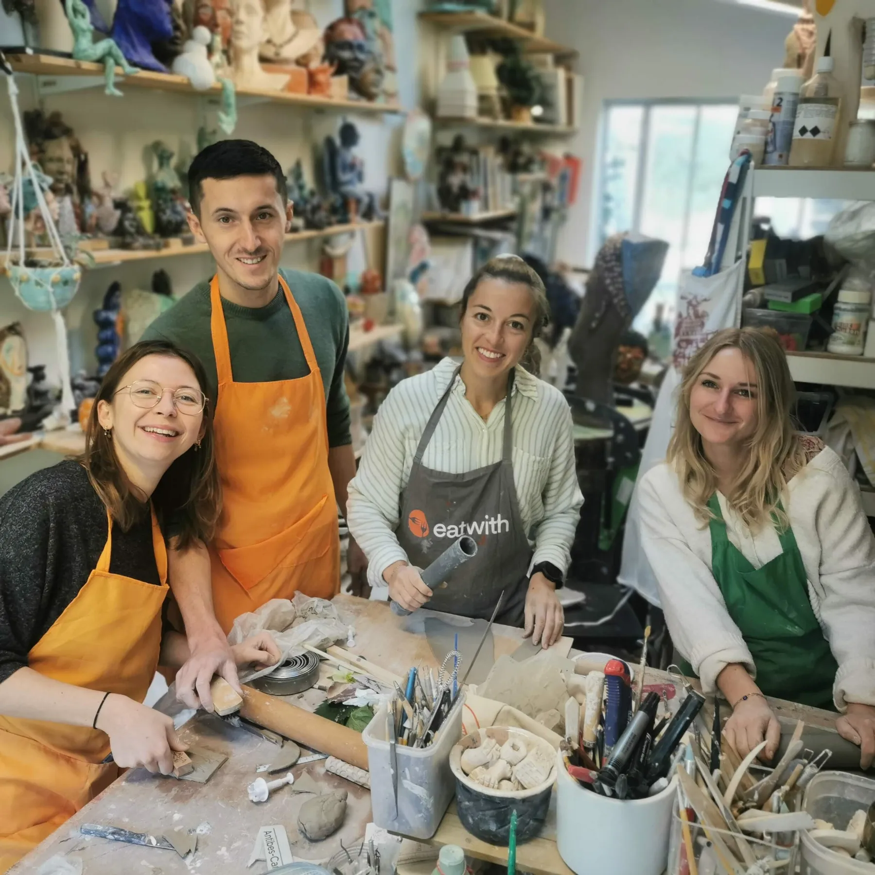 Rassemblez votre équipe et initiez-vous à la céramique avec Jean-Michel - Image n°3 - Wecandoo