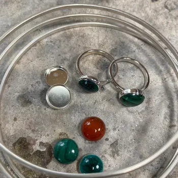 Créez votre bague en argent sertie
