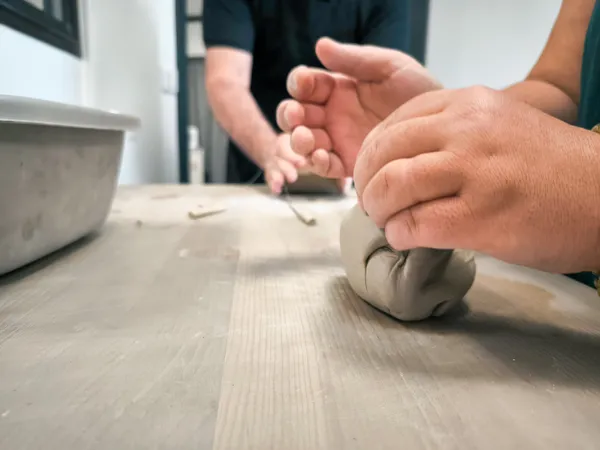 Initiez-vous au tour de potier avec Faustine - Image n°3 - Wecandoo