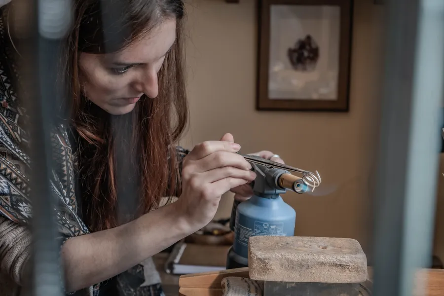 Réalisez votre bijou en argent avec Mélanie - Image n°1 - Wecandoo