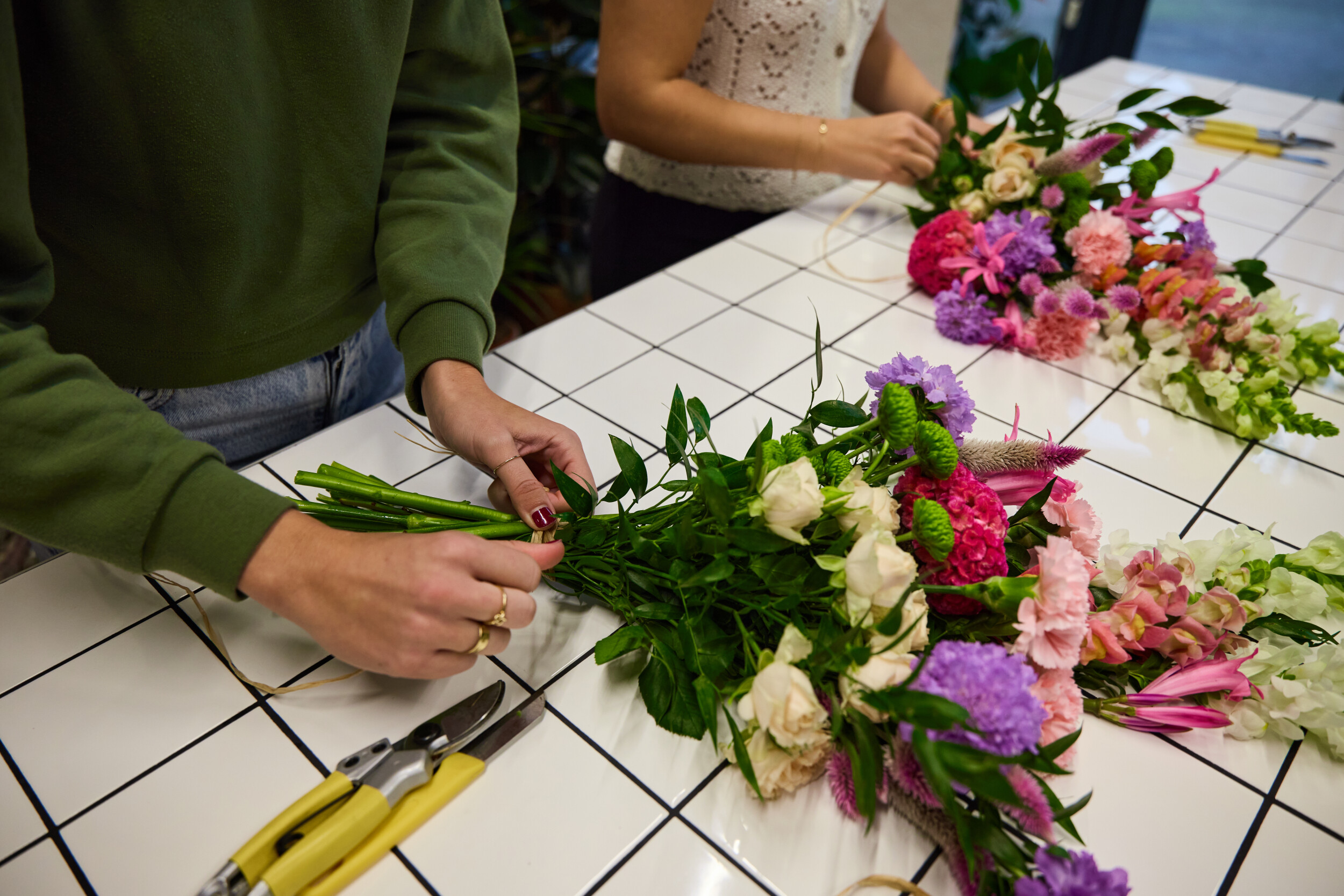 Wecandoo - Composez votre bouquet de fleurs fraîches avec Marie-Eugénie - Image n°7