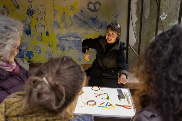 Enchantez votre équipe et composez ensemble votre vitrail avec Alison - Image n°4 - Wecandoo