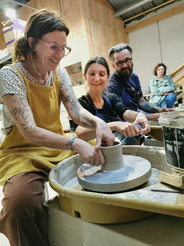 Challengez votre équipe et participez à un défi céramique avec Claire et son équipe - Image n°3 - Wecandoo