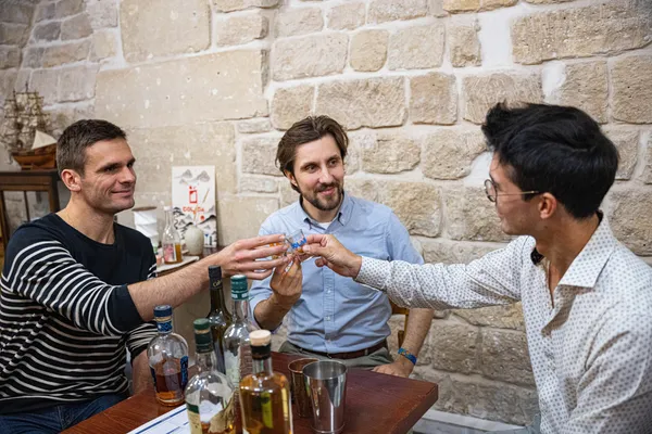 Initiez-vous à la mixologie moderne en duo avec Baptiste et son équipe - Image n°3 - Wecandoo