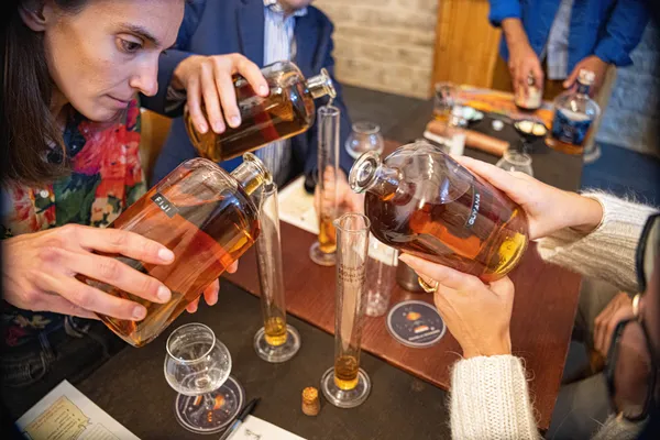 Rassemblez votre équipe et réalisez chacun votre propre rhum avec Olivier - Image n°3 - Wecandoo