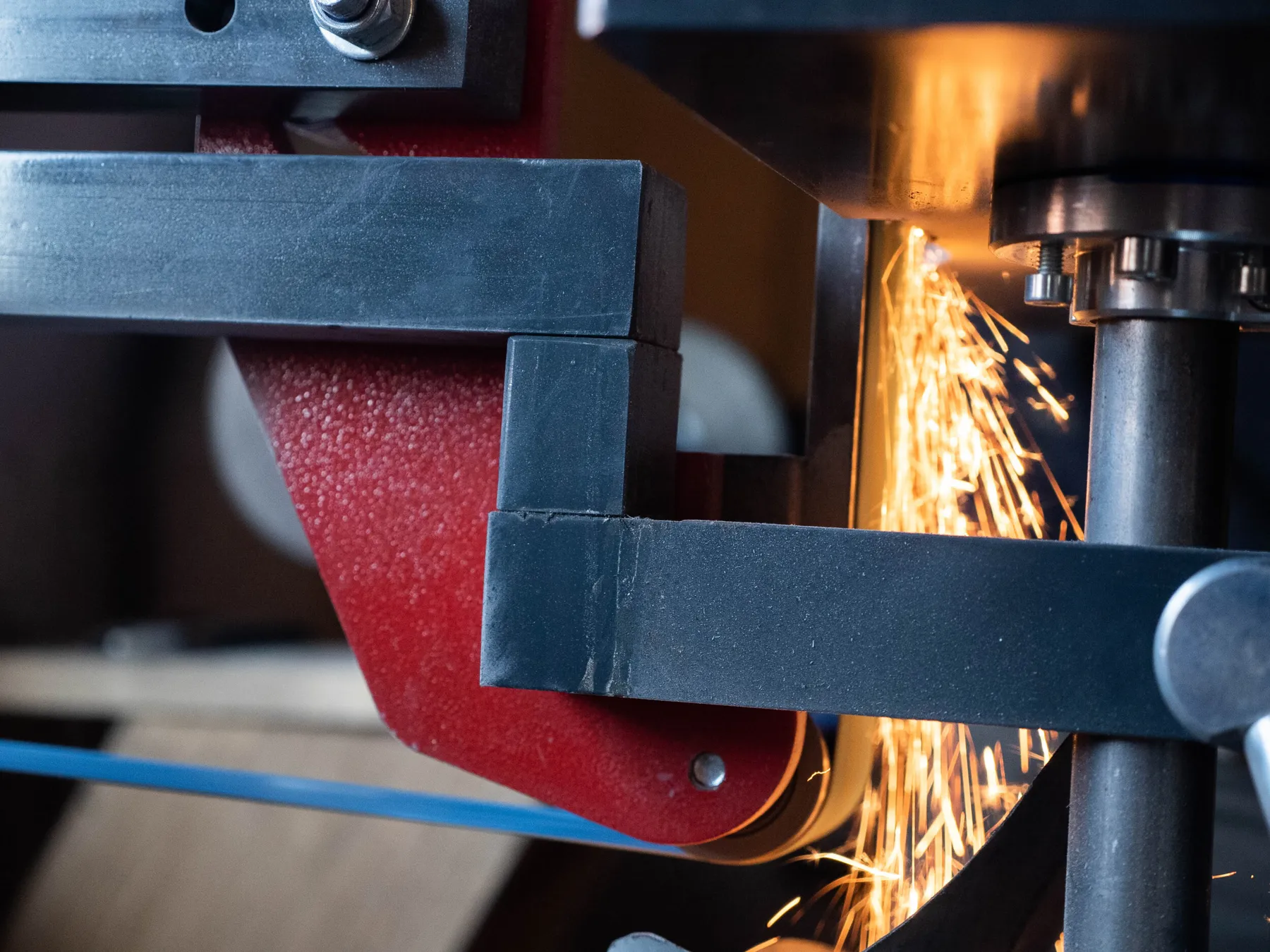 Réalisez vos couteaux sur-mesure grâce aux techniques de coutellerie moderne - Image n°1 - Wecandoo