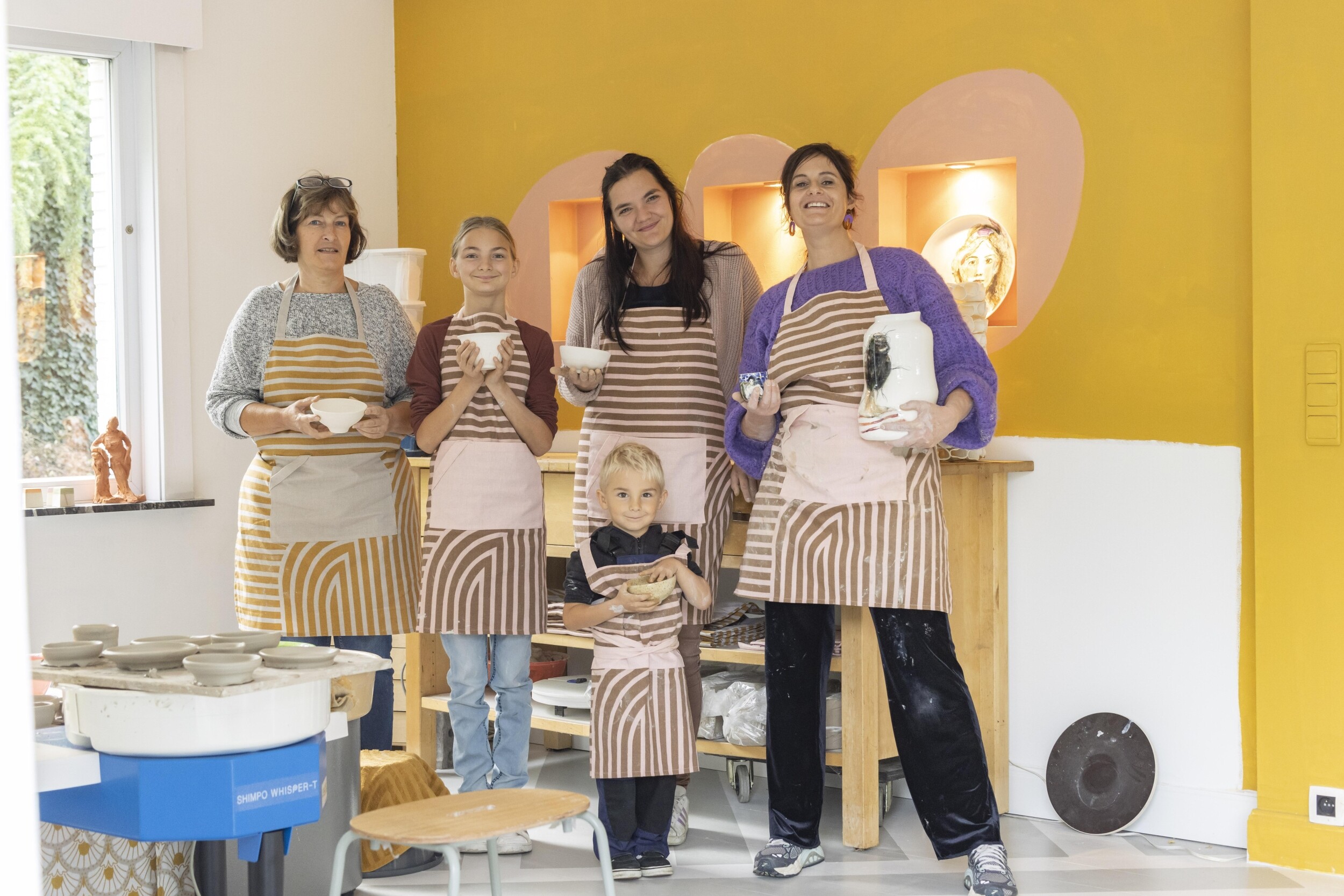 Wecandoo - Maak je eigen unieke kommen op de pottenbakkersschijf met je groep, onder begeleiding van Karolien - Afbeelding nr. 11