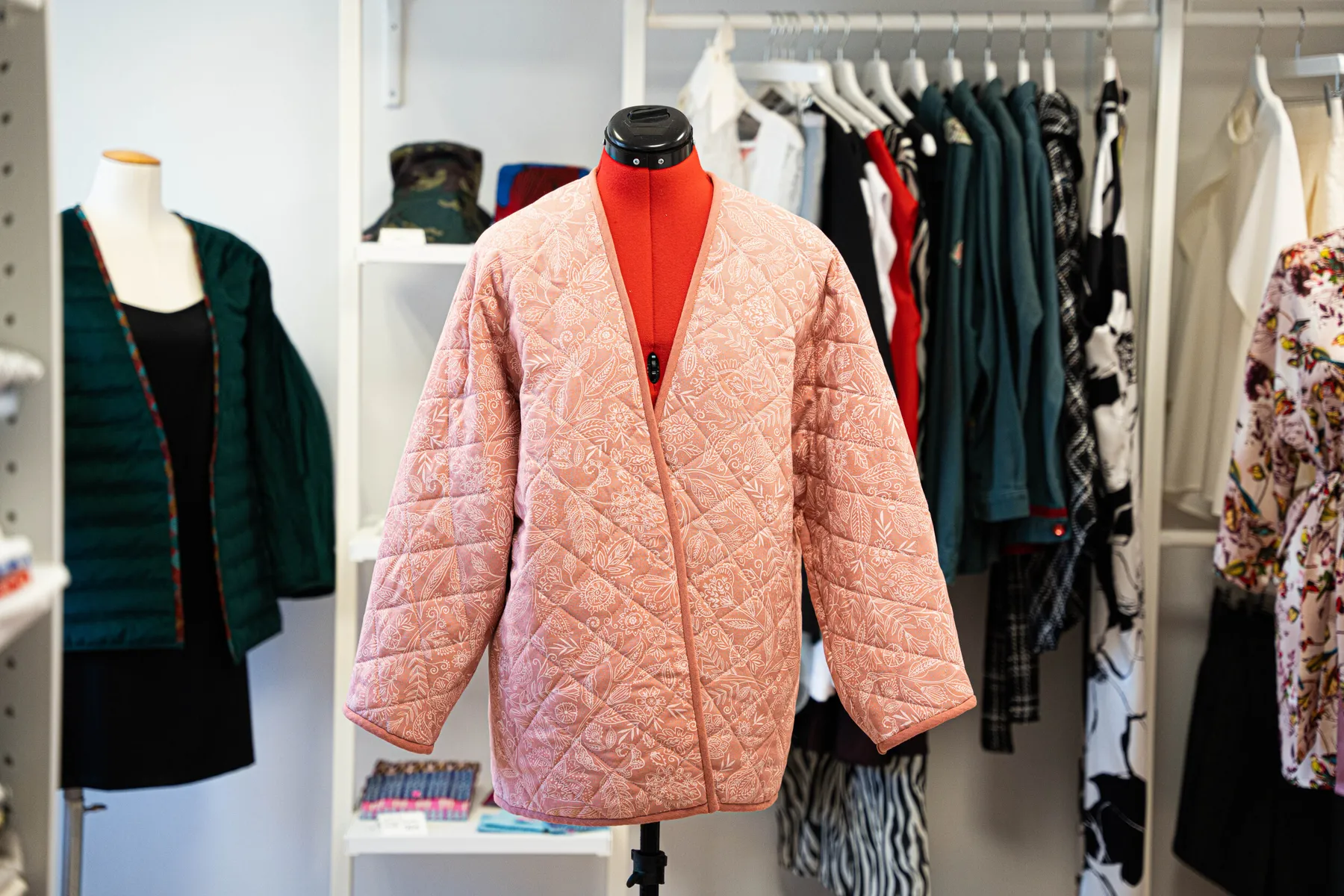 Réalisez votre veste matelassée avec Nadège - Image n°4 - Wecandoo