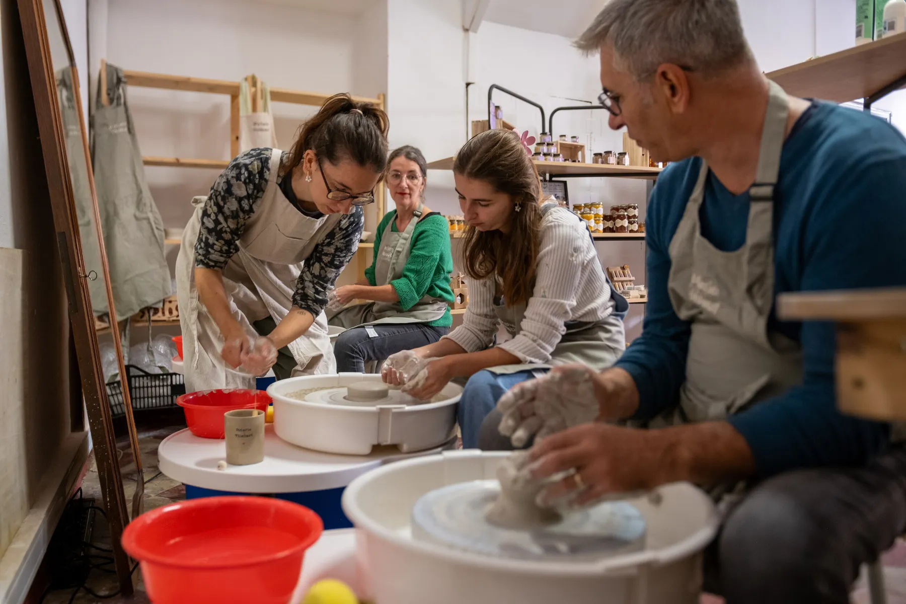 Initiez-vous au tour de potier avec Camille - Image n°2 - Wecandoo