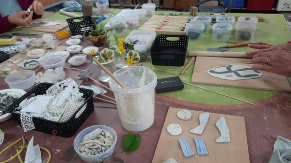 Créez votre parure de bijoux en porcelaine - Image n°2 - Wecandoo