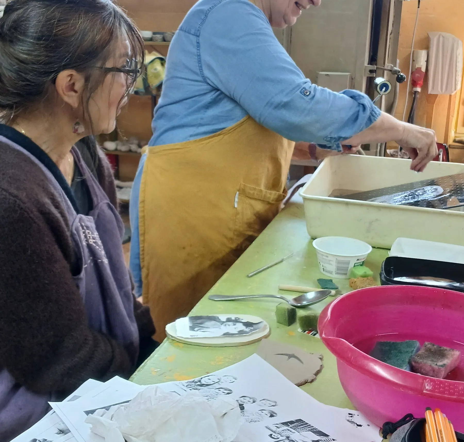 Initiez-vous au transfert d'image sur porcelaine - Afbeelding nr. 1 - Wecandoo