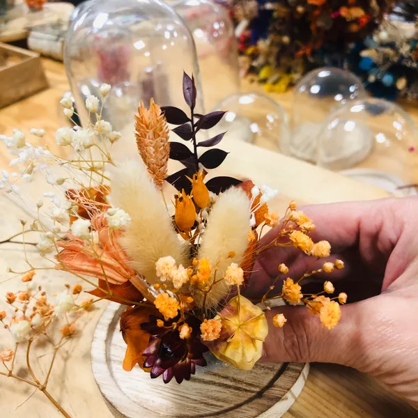 Fabriquez votre cloche de fleurs séchées avec Kaya - Image n°5 - Wecandoo