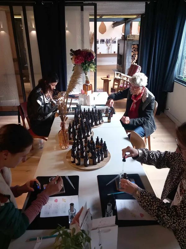 Composez votre parfum avec Nathalie - Image n°3 - Wecandoo