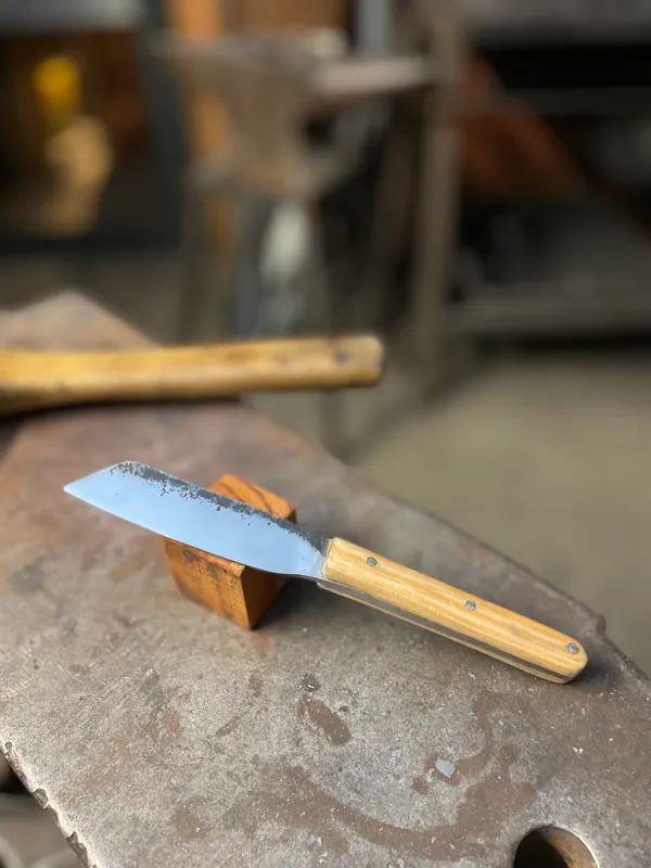 Forgez votre couteau brut de forge sur une journée avec Olivier - Afbeelding nr. 1 - Wecandoo