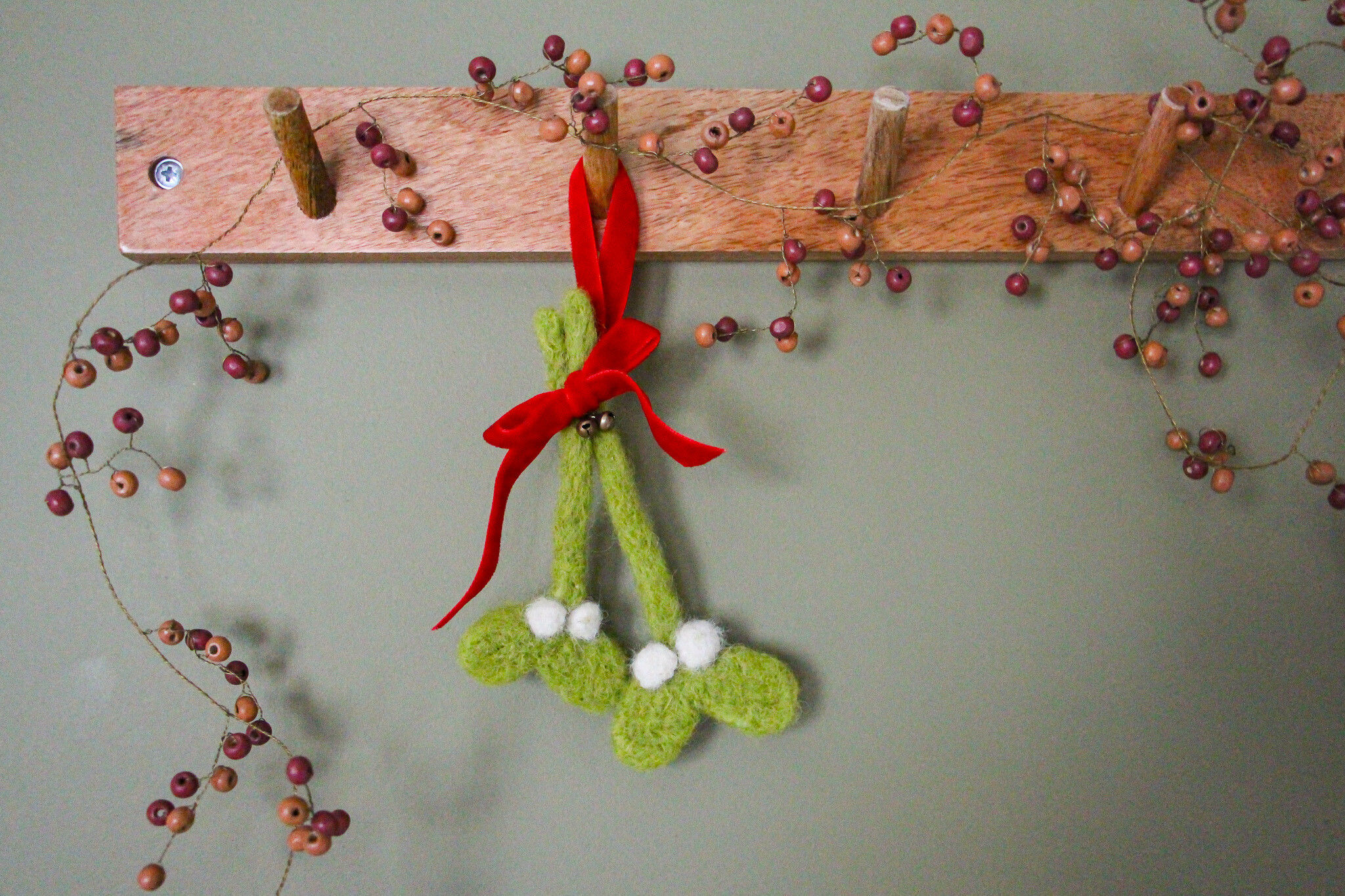 Wecandoo - Felt a Christmas decoration with Rosie - Image n°9