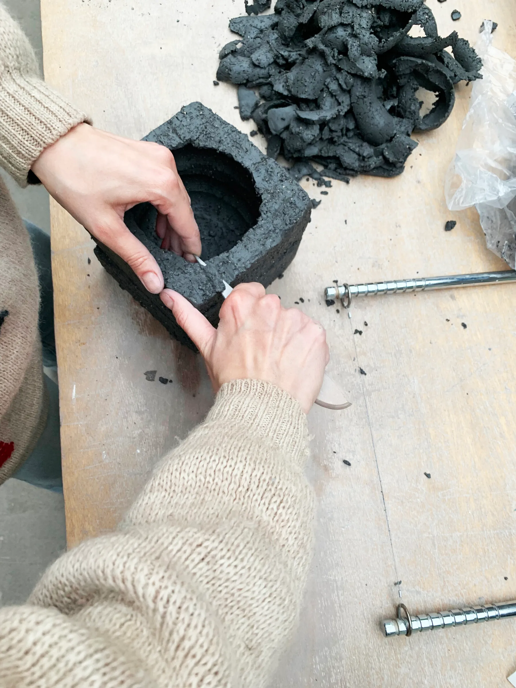 Modelez votre vase en céramique avec Olivia - Image n°4 - Wecandoo